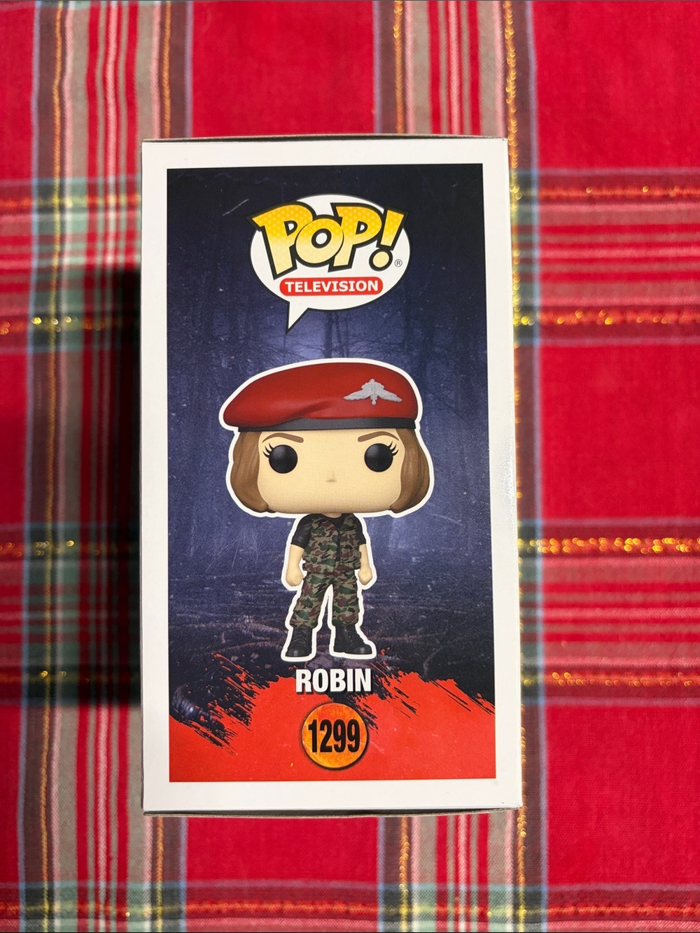 Funko Pop! Television Stranger Things Robin 1299 - Picture 4 of 5
